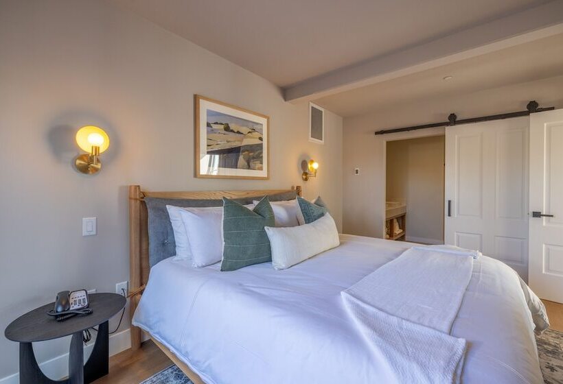 مبيت وإفطار The Ruse