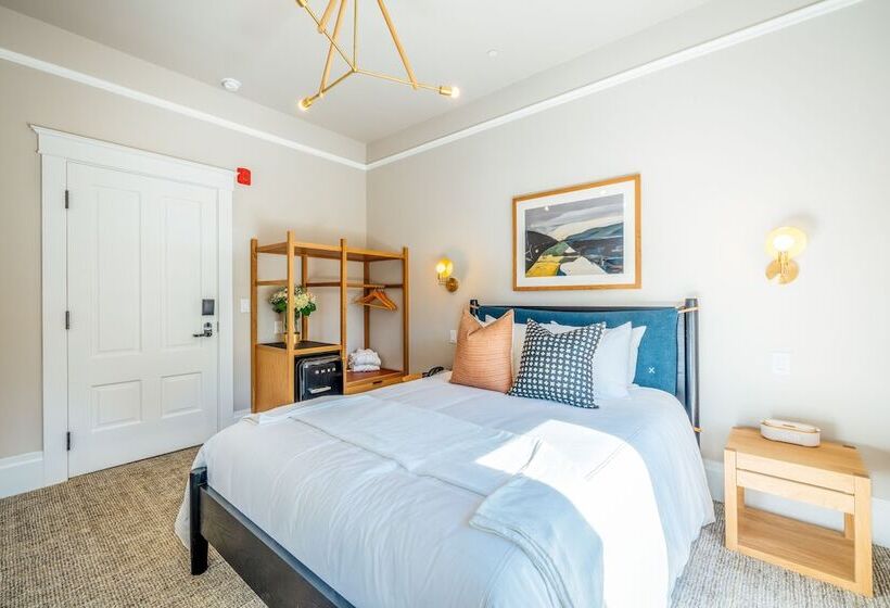 مبيت وإفطار The Ruse