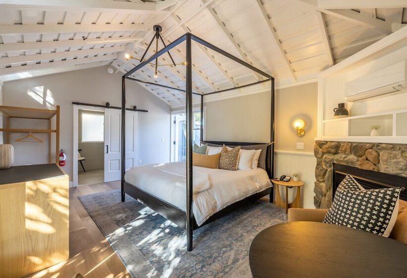 مبيت وإفطار The Ruse