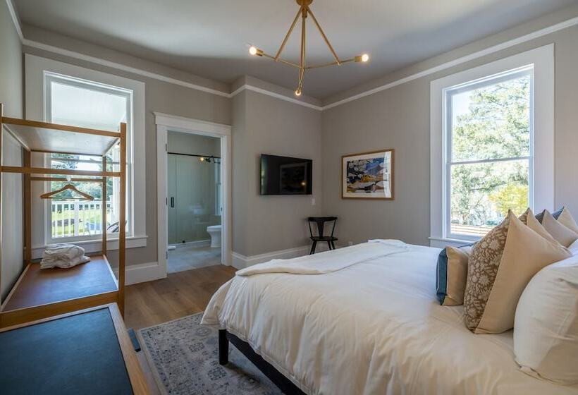 مبيت وإفطار The Ruse