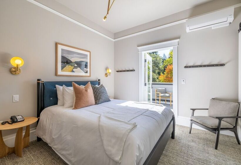 مبيت وإفطار The Ruse