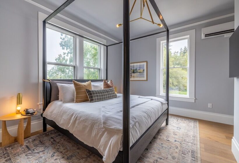 مبيت وإفطار The Ruse