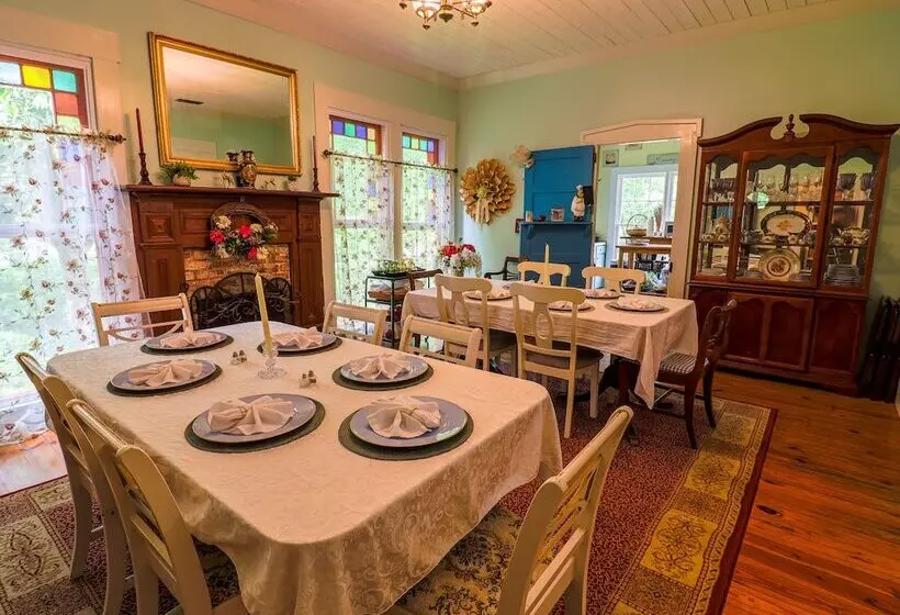 Aamiaismajoitus (B&B) The Steamboat Inn