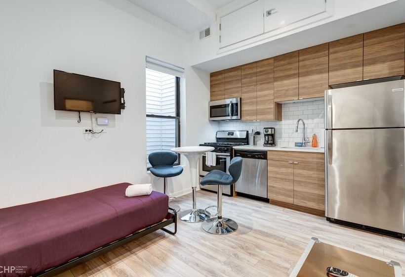 Enjoy A Little Me Time At Your Own Personal Oasis In The Windy City   747 Lofts Cabin 206 By Redawni