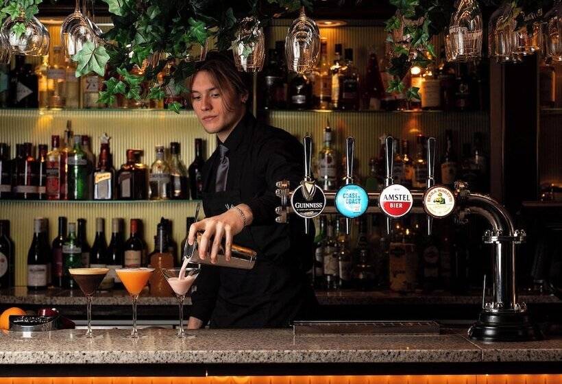 ホテル Brig O  Doon House