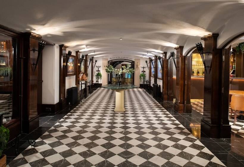 ホテル Brig O  Doon House