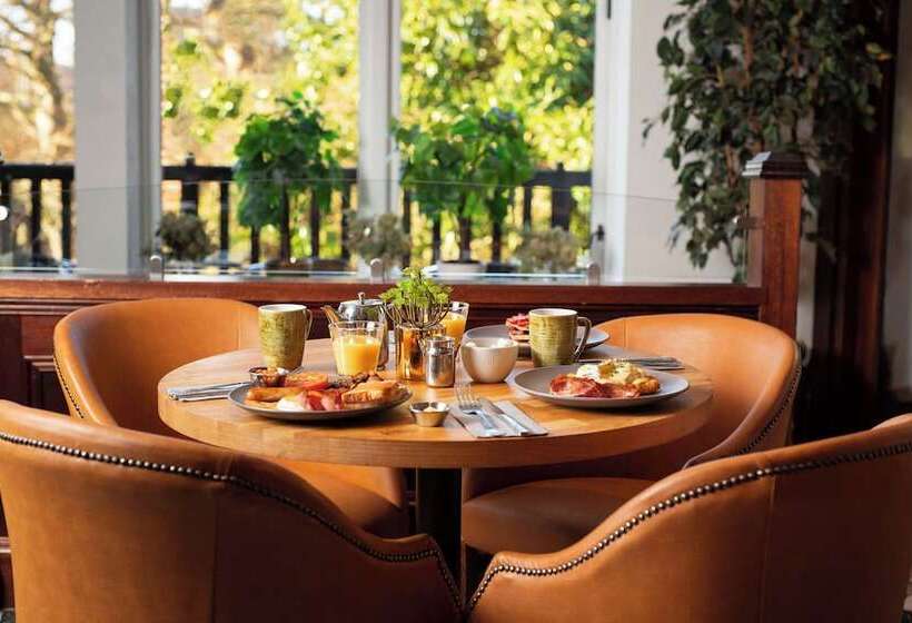 ホテル Brig O  Doon House