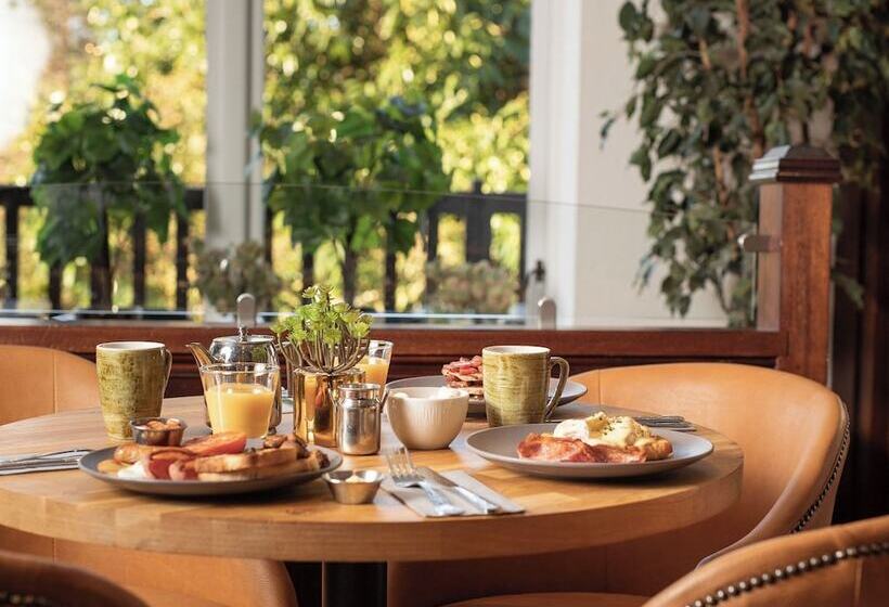 ホテル Brig O  Doon House