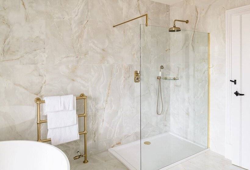 ホテル Brig O  Doon House