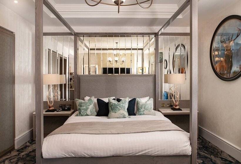 ホテル Brig O  Doon House