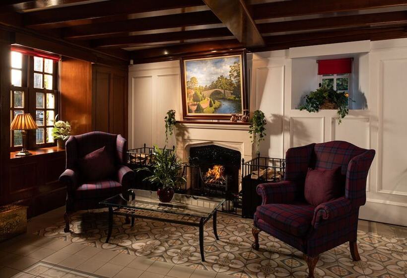 ホテル Brig O  Doon House