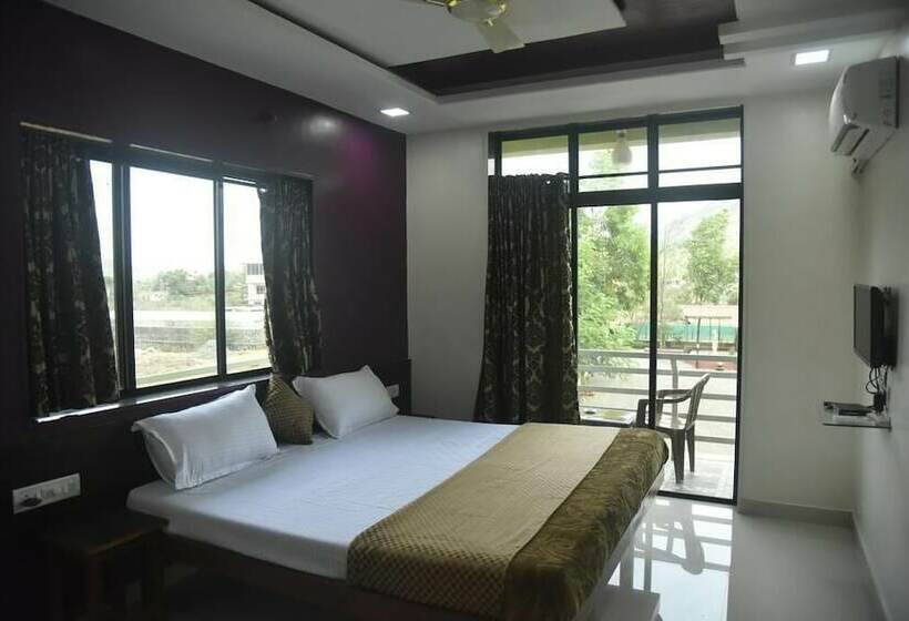 Hotel Royal Hills Resort