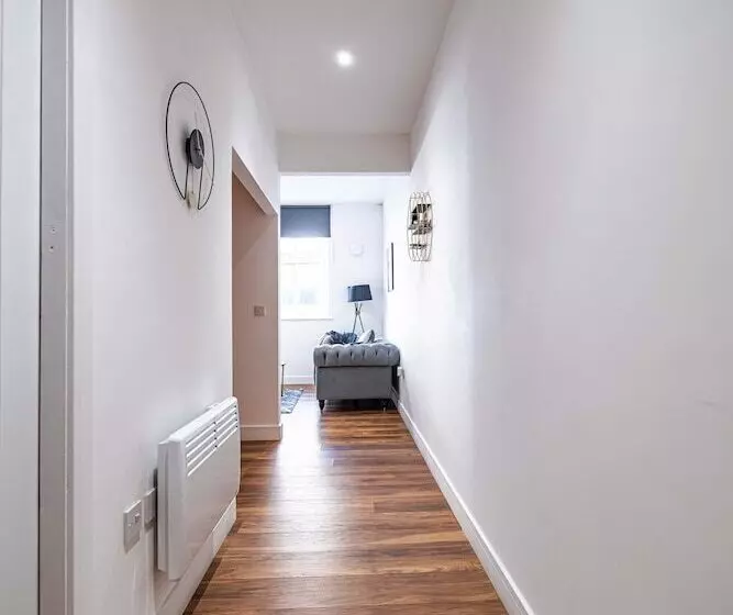 Hotelli Manhattan Luxury Suites