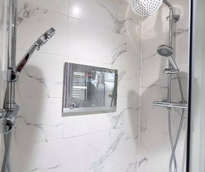 Hotelli Manhattan Luxury Suites