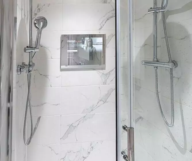 Hotelli Manhattan Luxury Suites