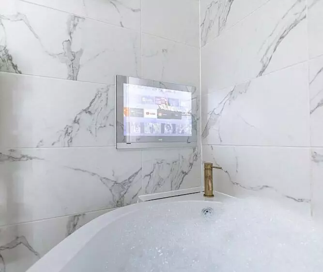 Hotelli Manhattan Luxury Suites