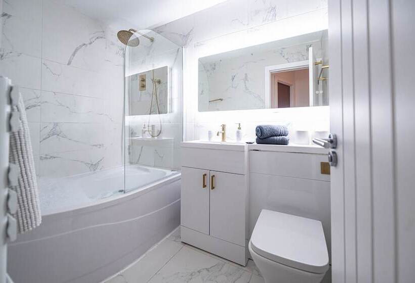 هتل Manhattan Luxury Suites