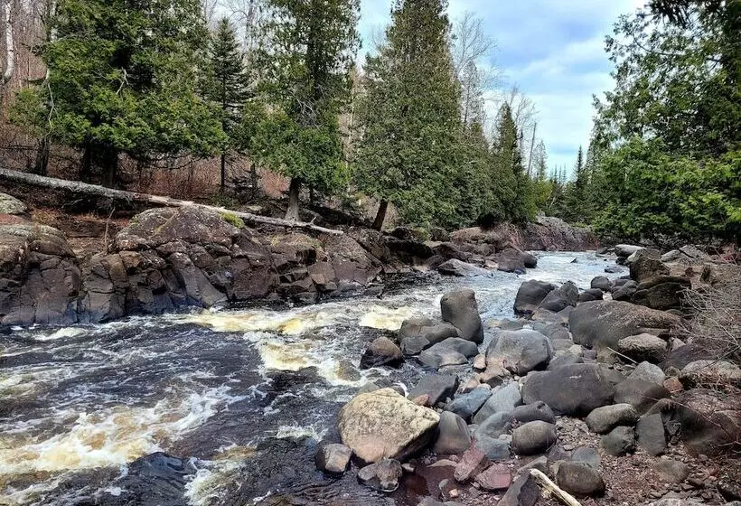 Hotelli North Shore Camping Company