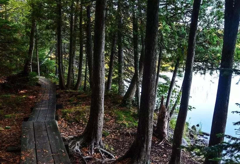 Hotelli North Shore Camping Company