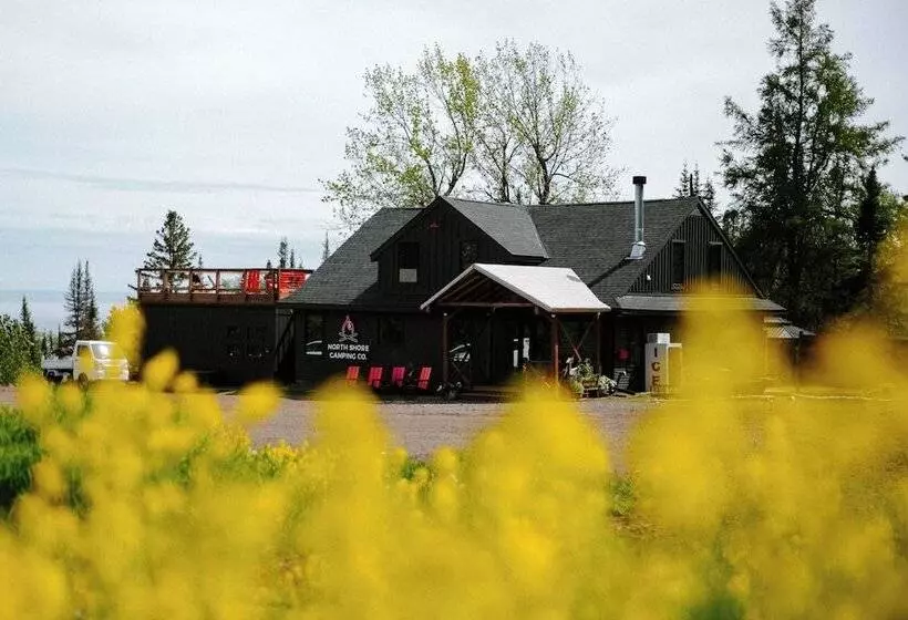 Hotelli North Shore Camping Company