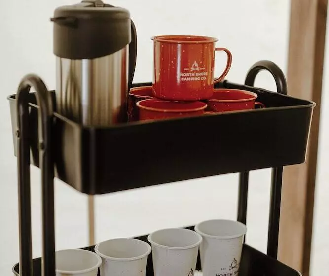 Hotelli North Shore Camping Company