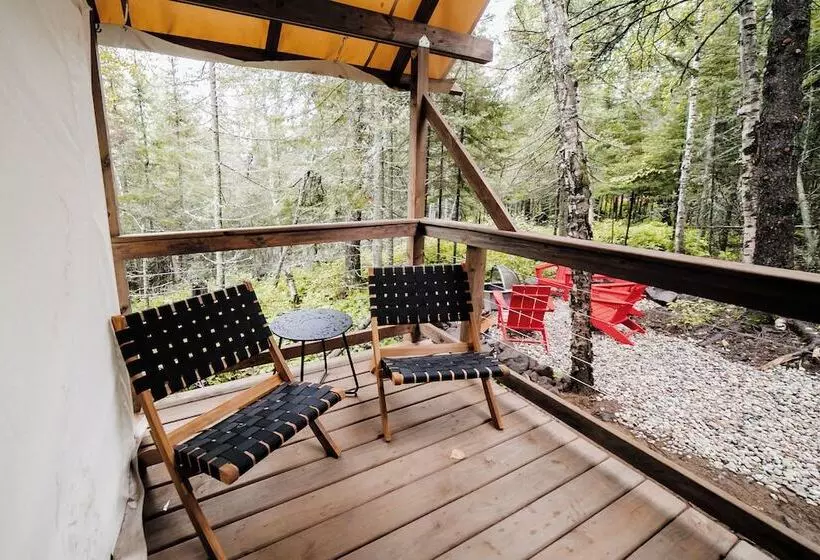 Hotelli North Shore Camping Company