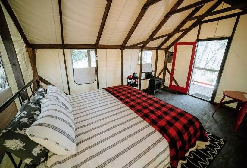 Hotelli North Shore Camping Company