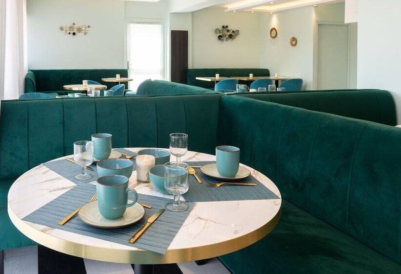 Отель The Originals Boutique, Hôtel Porte De Dieppe