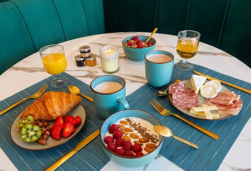 Отель The Originals Boutique, Hôtel Porte De Dieppe