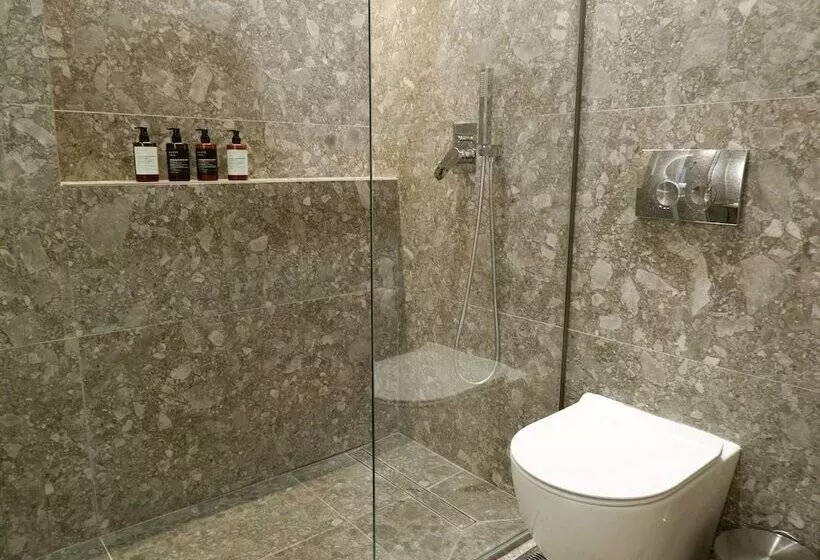 Kaiser Luxury Suites