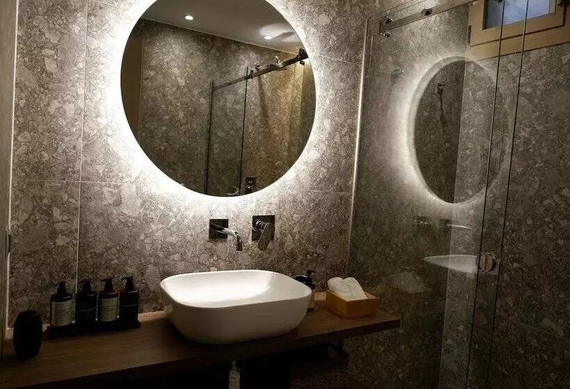 Kaiser Luxury Suites