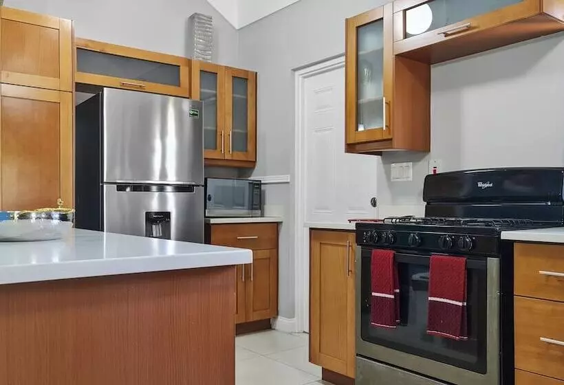 پانسیون Casa Maurice Ocho Rios Villa