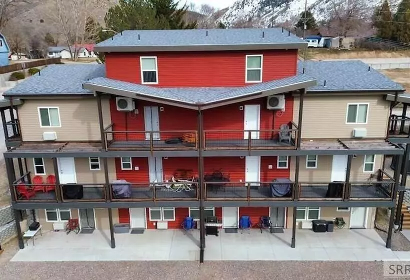 ペンション Winzig Lodge