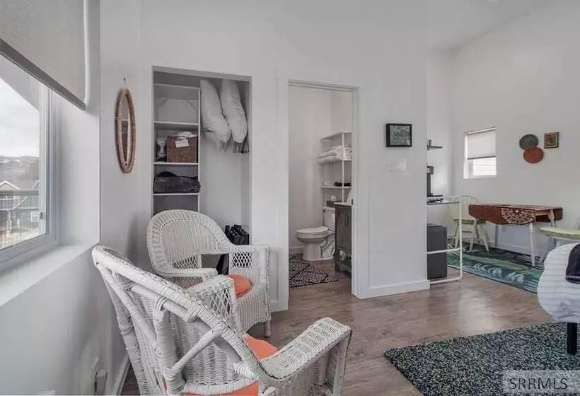 ペンション Winzig Lodge