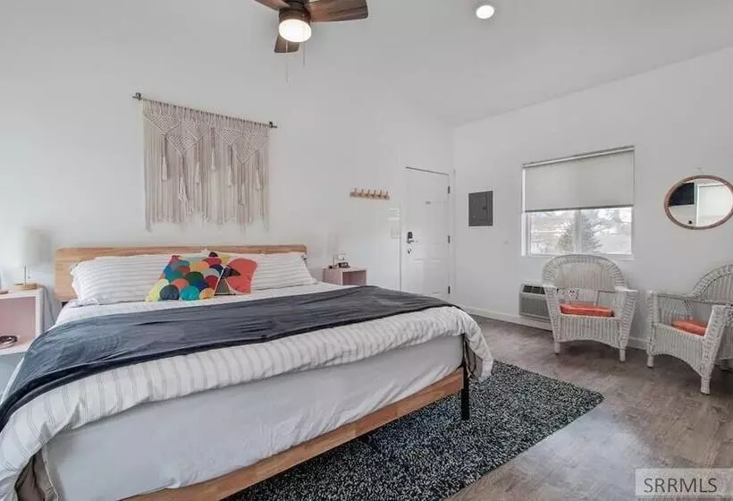 ペンション Winzig Lodge