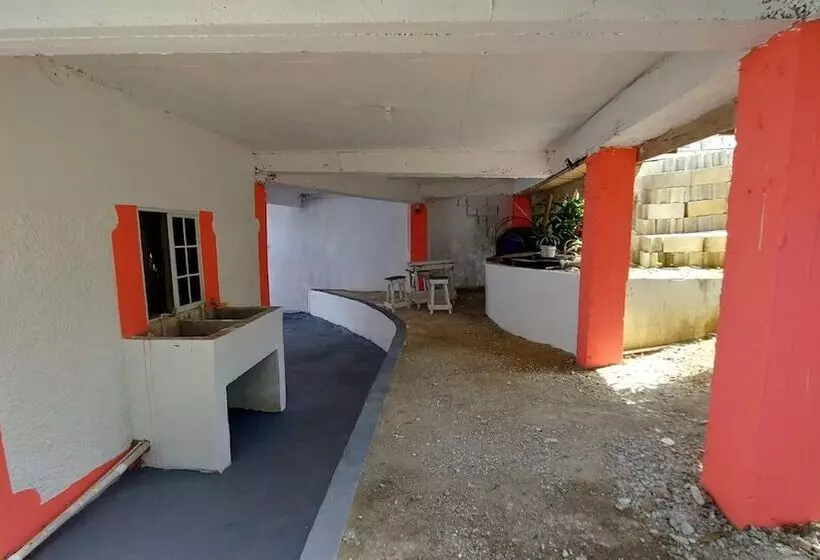 اقامتگاه Lovely 2 Bedroom House In St Thomas Jamaica