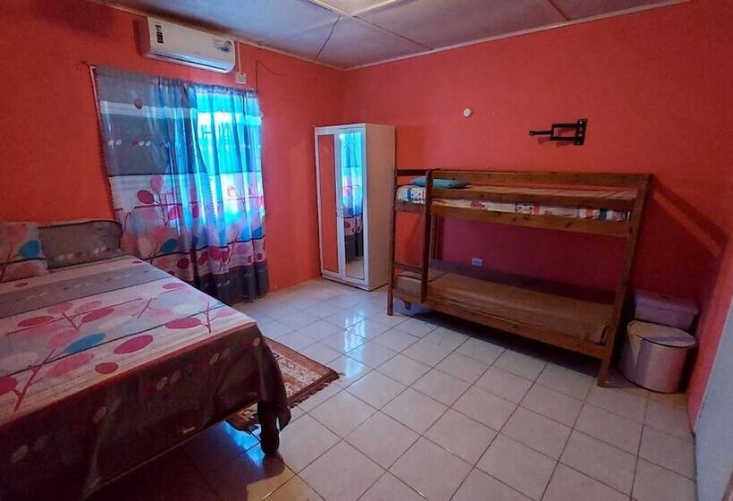 اقامتگاه Lovely 2 Bedroom House In St Thomas Jamaica