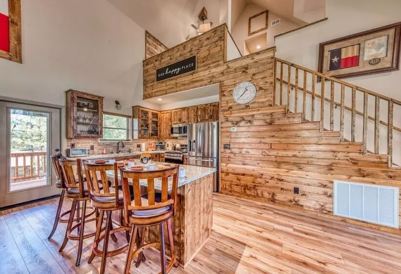 The Lone Star Lodge