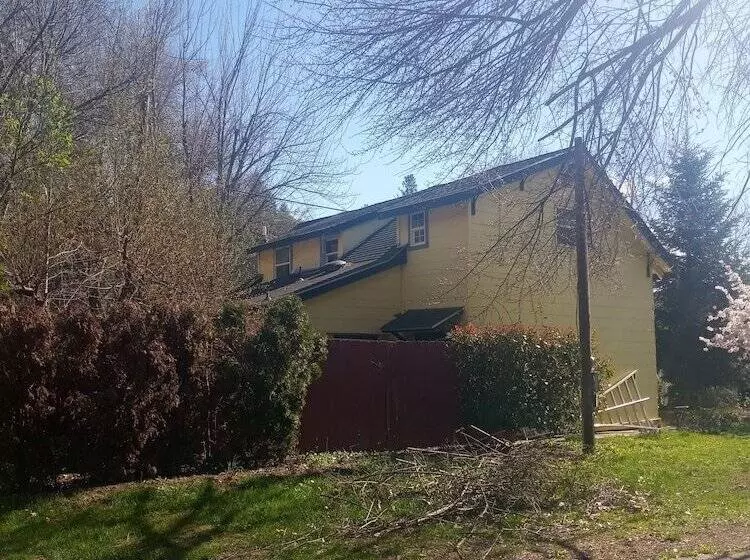 Bigfoot Rv & Cabins Park