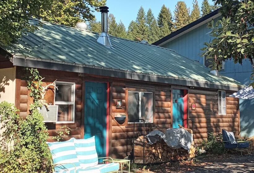 Bigfoot Rv & Cabins Park