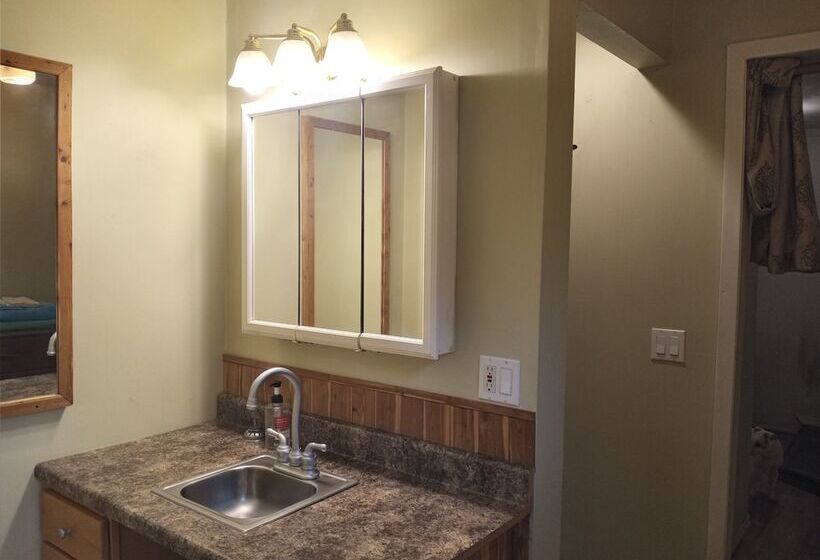 Bigfoot Rv & Cabins Park