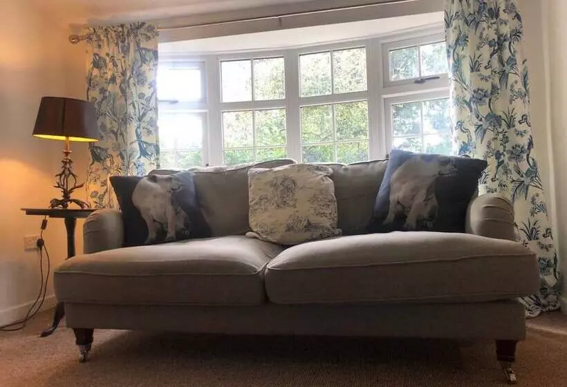 Charming Country Cottage In A Peaceful Location