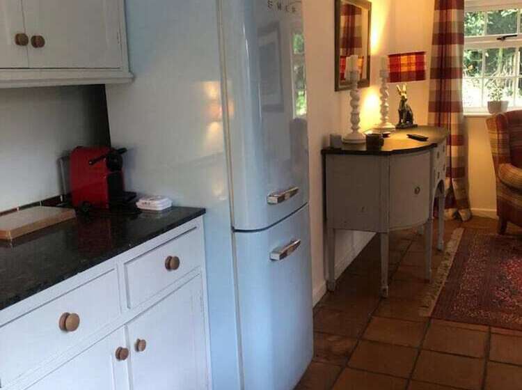 Charming Country Cottage In A Peaceful Location