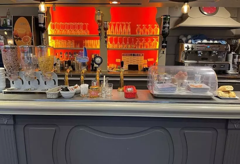 Hotelli Hôtel Les Frangins