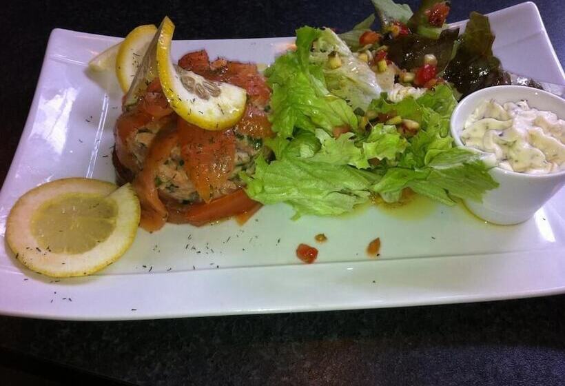 Отель Hôtel Les Frangins