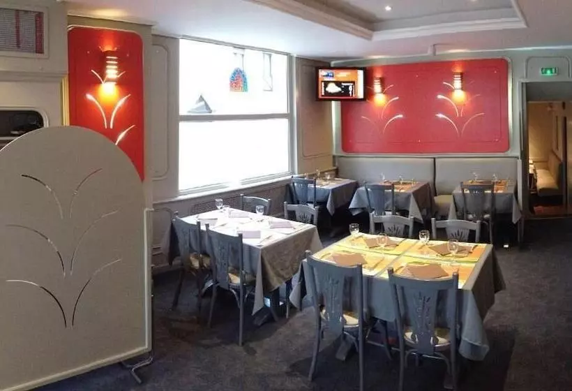 Hotelli Hôtel Les Frangins