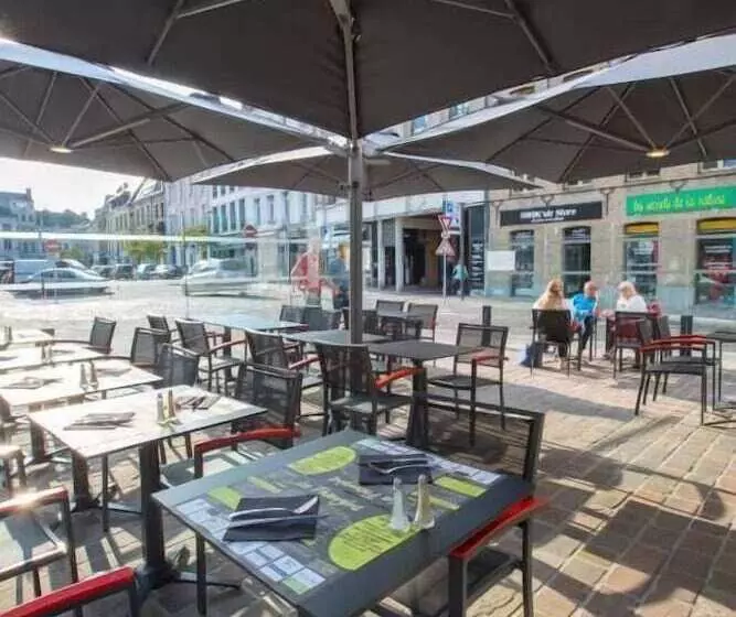 Hotelli Hôtel Les Frangins