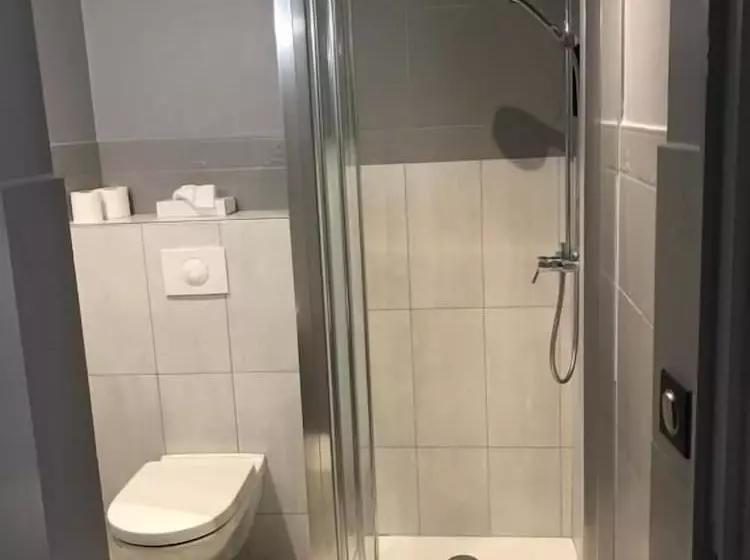 Hotelli Hôtel Les Frangins