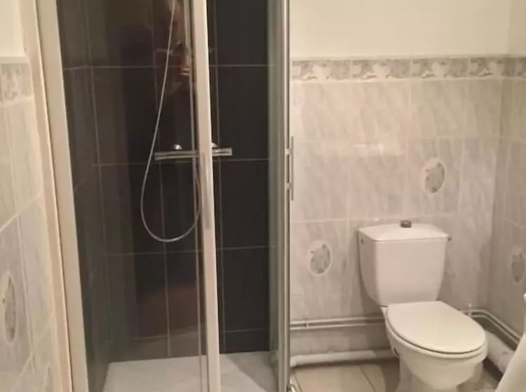 Hotelli Hôtel Les Frangins