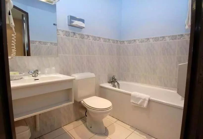 Hotelli Hôtel Les Frangins